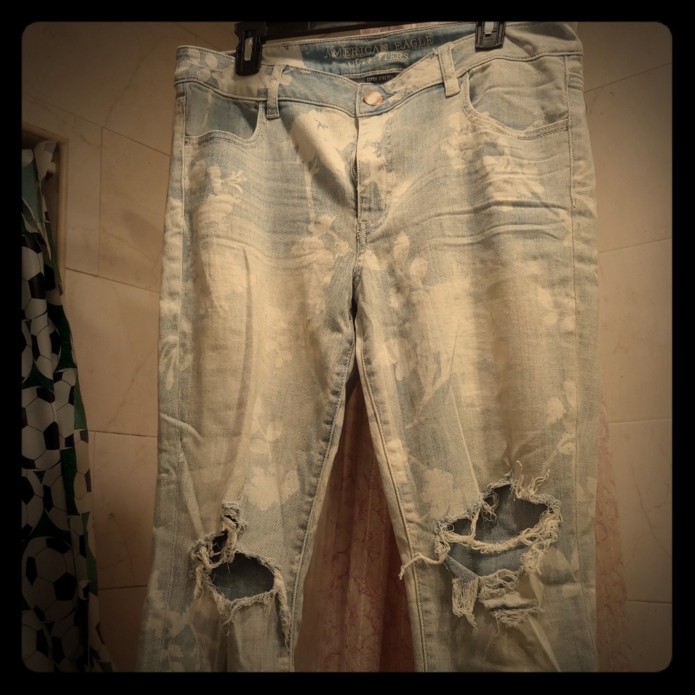 Jeans- Distressed